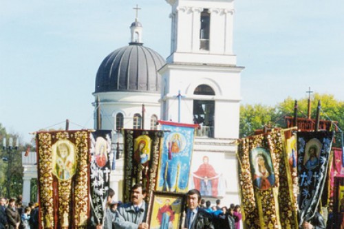 Молдавские власти пригрозили церкви налогами