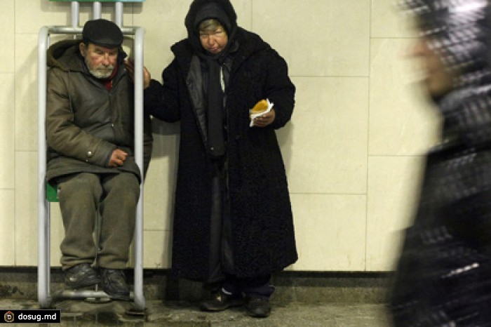 Мосгордума утвердила штрафы до пяти тысяч рублей за попрошайничество в метро