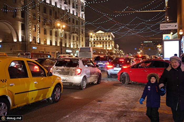 Московские власти предложили сузить полосы на дорогах