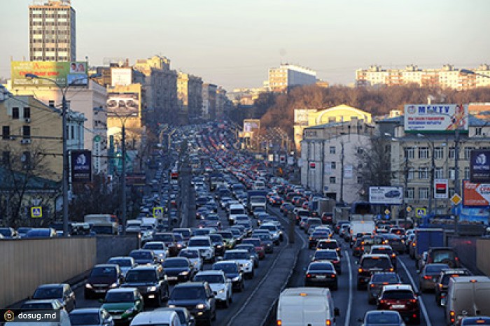 Москвичей предупредили о транспортном коллапсе из-за гололедицы