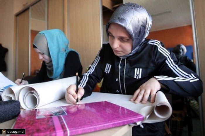 Муфтий попросил Путина разрешить школьницам носить хиджаб