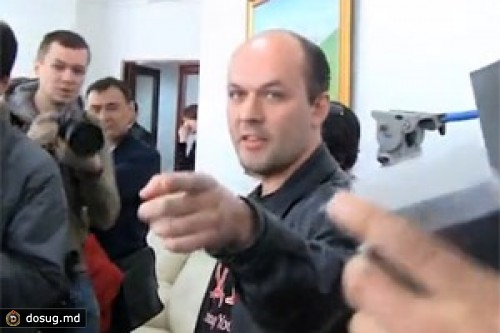 Мусульмане Казахстана назвали метателя яиц в министра «человеком года»