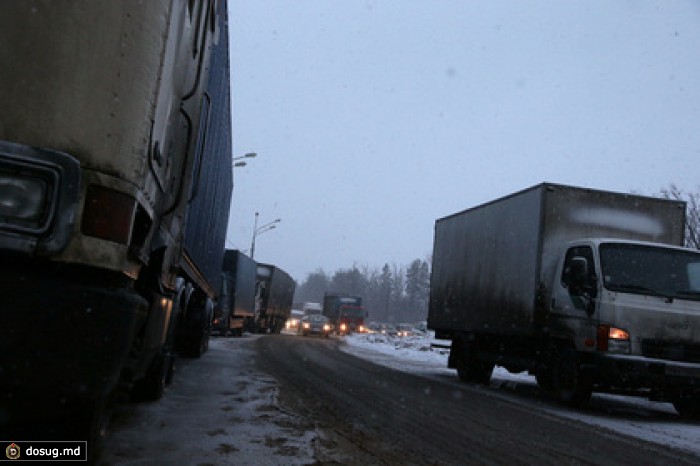 На МКАД зарезали водителя фургона
