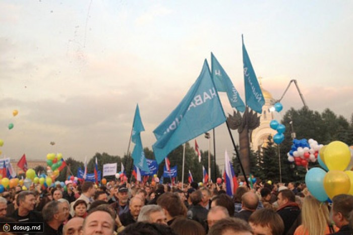 На Поклонной горе задержали человека с флагом за Навального