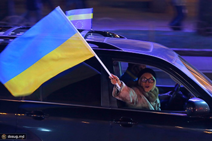 На Украине объявили вне закона колонны более чем из пяти машин
