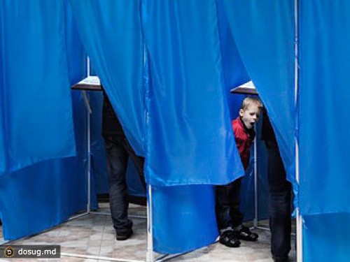 На Украине подсчитали половину голосов