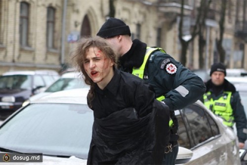 На литовских борцов с коррупцией напал человек с ножом