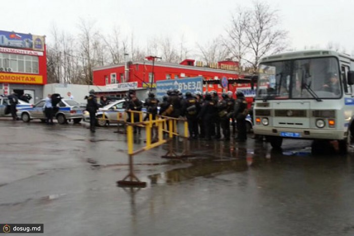 На московском рынке «Садовод» устроили облаву на мигрантов