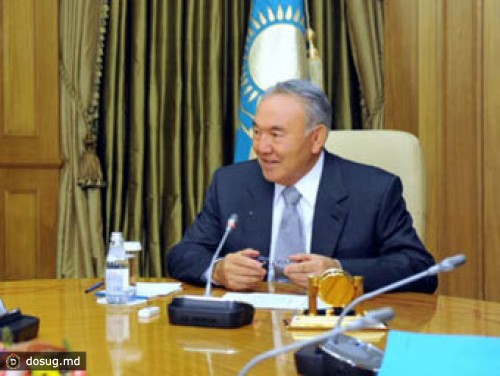 Назарбаев стал почетным железнодорожником