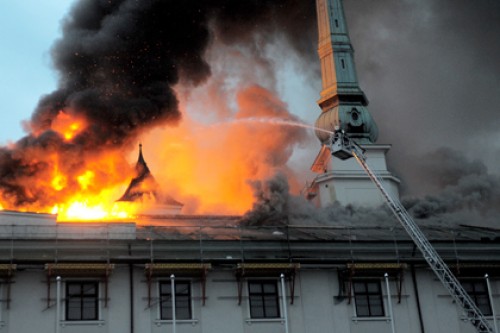 Названа причина пожара в Рижском замке