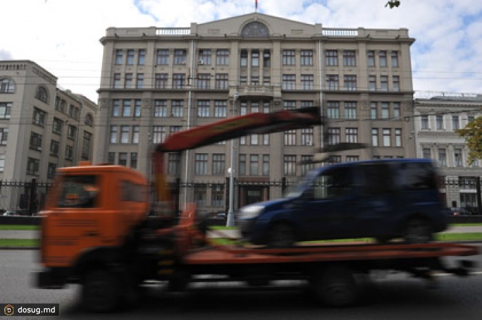 Объявлена стоимость эвакуации автомобилей в Москве