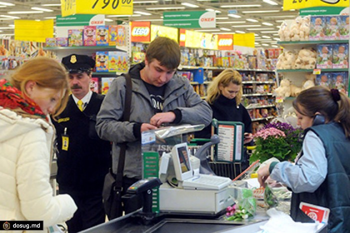 Оборот розничной торговли в России упал на 6 процентов