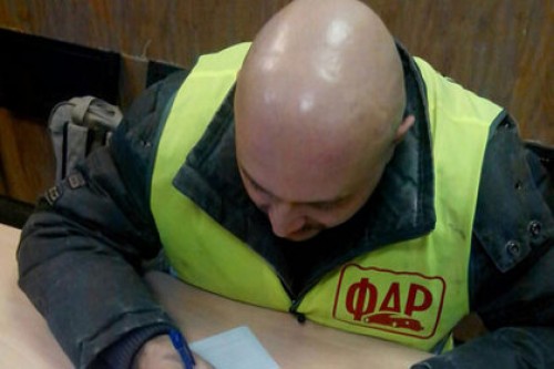 Очевидцы подвергли сомнению наезд координатора ФАР на полицейского