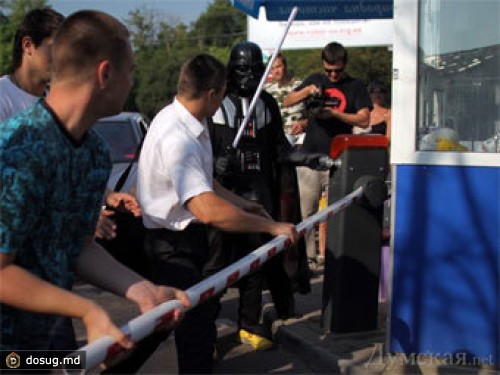 Одесский Дарт Вейдер занялся борьбой с незаконными парковками