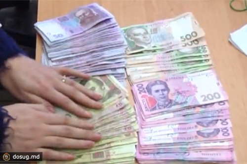 Ограбивший крымский банк «архангел Михаил» раздал деньги прохожим