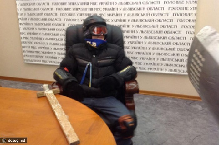 Оппозиционеры выпустили задержанных из львовского изолятора