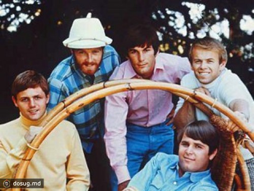 Основанному на песнях The Beach Boys мюзиклу нашли режиссера