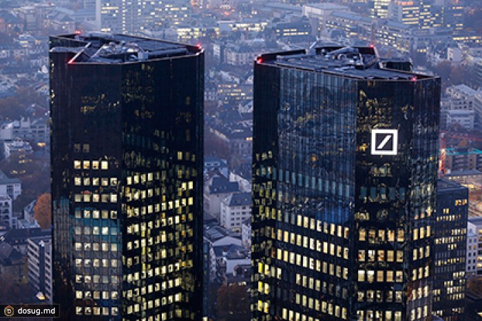 Отчет о неожиданных убытках обвалил акции Deutsche Bank