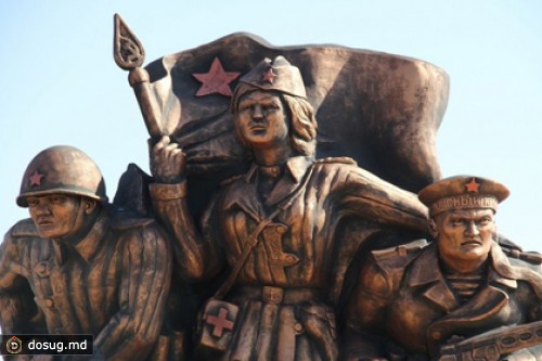 Памятник десантникам в Керчи официально признали уродливым