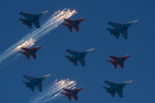 Парад Победы в Москве прошел с рекордным количеством авиации