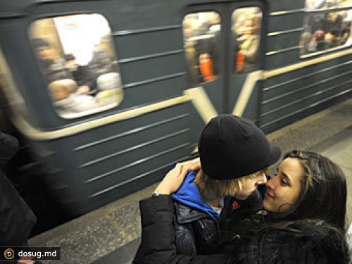 Пассажиров московского метро поздравят с Днем влюбленных