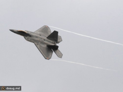 Пентагон ограничил полеты истребителей F-22