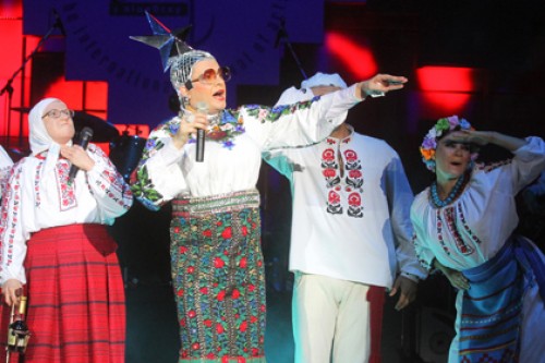 Перед «Славянским базаром» витебских бомжей излечат от алкоголизма