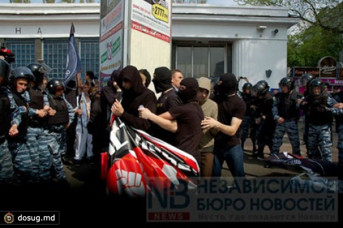 Перед маршем в Киеве задержали активистов в масках