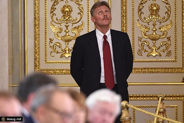 Песков объяснил падение рубля эмоциями и спекуляциями