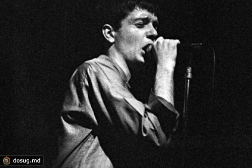 Питер Хук выкупит найденные в мусорке альбомы Joy Division