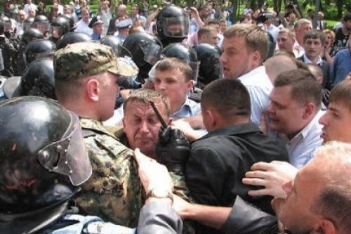 По факту драки депутатов-националистов с «Беркутом» возбуждено дело