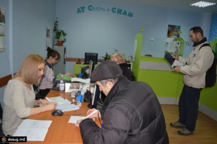 Почти девять тысяч граждан приобрели медицинский полис по старым требованиям