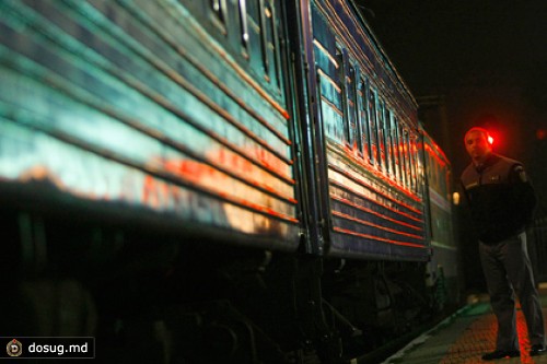 Поезд Кишинев—Москва столкнулся с автомобилем