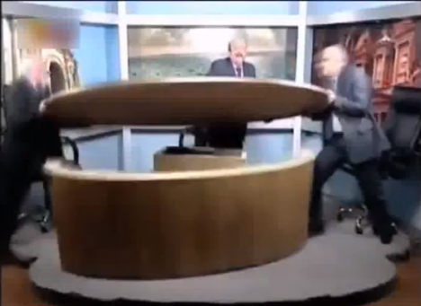 Политики подрались в эфире и разнесли студию. ВИДЕО