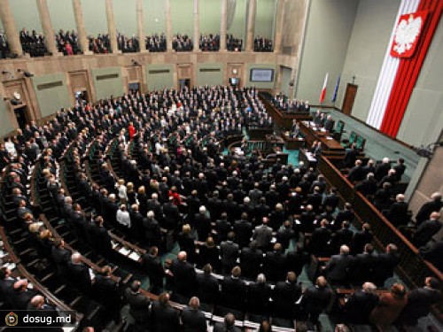 Польские журналисты пронесли три килограмма взрывчатки в парламент