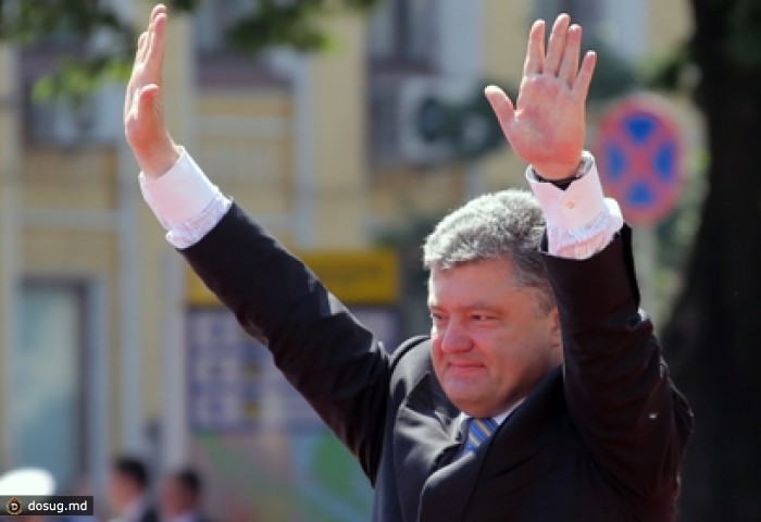 Порошенко в один день стал президентом и дедом