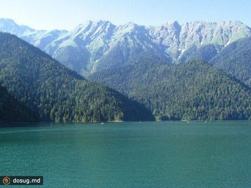 После аварии вертолета в Абхазии госпитализировали двух человек