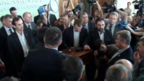 Потасовка в парламенте