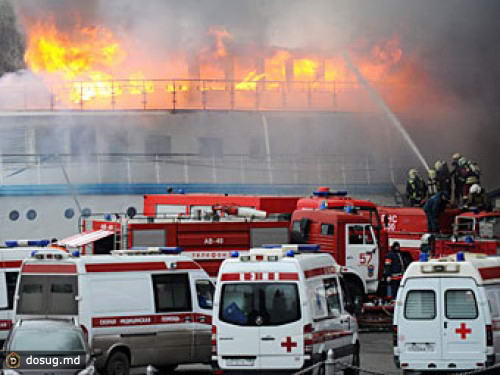 Пожар на теплоходе в Москве ликвидирован