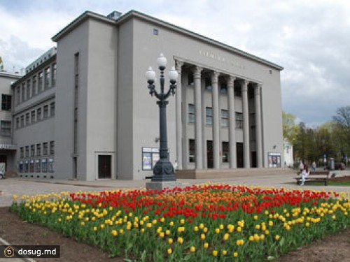 Правительство Латвии покроет долги русских театров