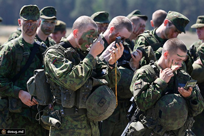 Правительство Литвы решило вернуть обязательную военную службу
