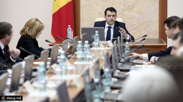Правительство должно решить одобрить или нет государственный бюджет