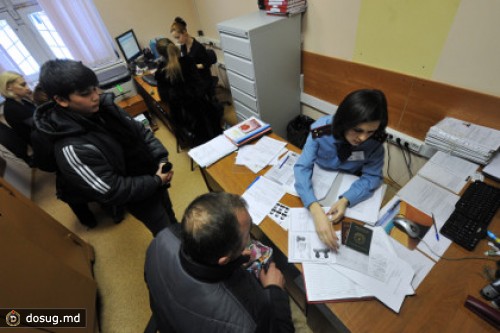Правительство одобрило сокращение срока постановки мигрантов на учет