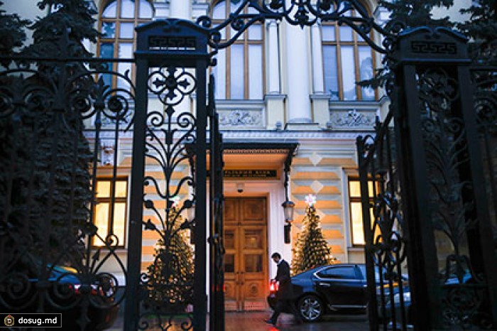 Правительство предложило программу по смягчению валютного кризиса