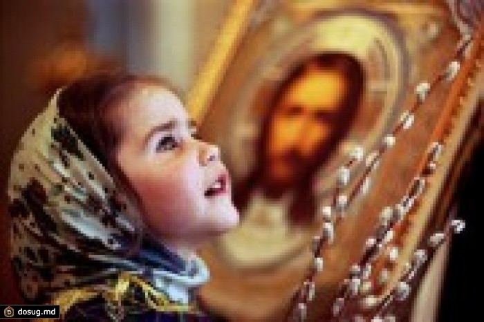 Православные христиане отмечают праздник Пасхи