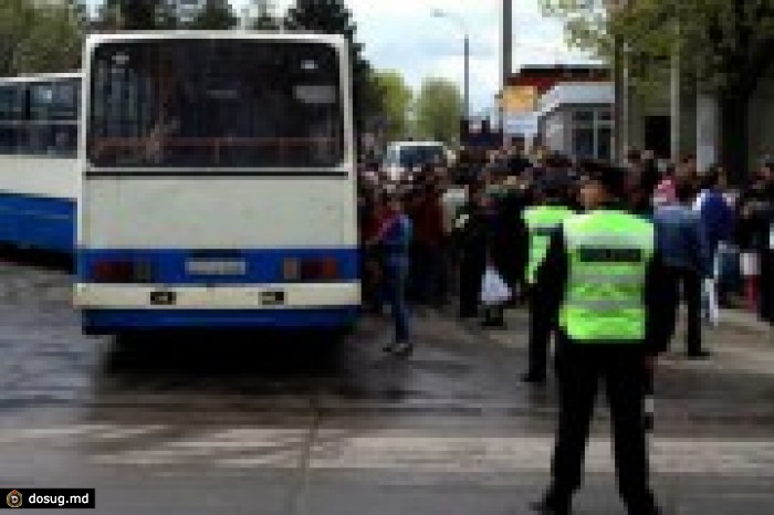 Православные христиане отправились на кладбища помянуть усопших