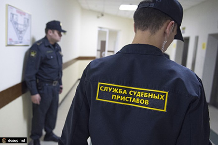 Приставы нашли способ чаще списывать долги с банковских счетов москвичей