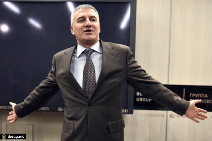 Приставы рассказали об избавлении сенаторов от долгов