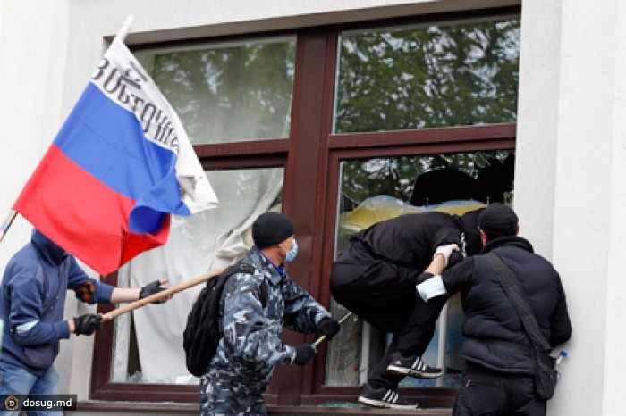 Пророссийские активисты захватили обладминистрацию в Луганске