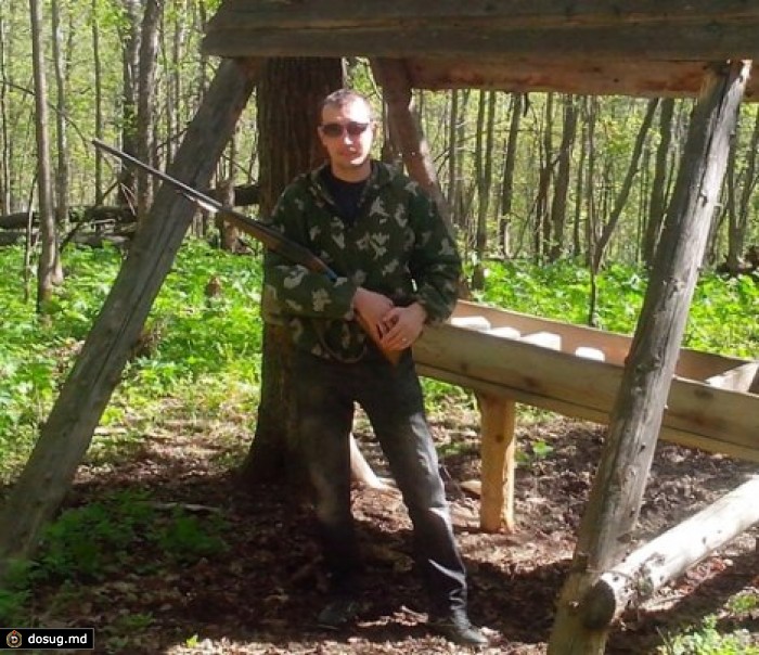 Пьяные хулиганы избили полицейского за замечание